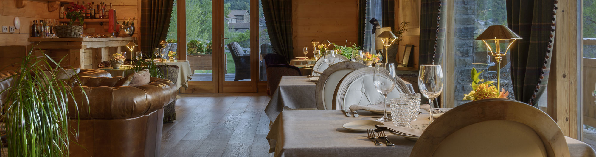 Restaurante del Hotel Viñas de Lárrede en el Pirineo Aragonés