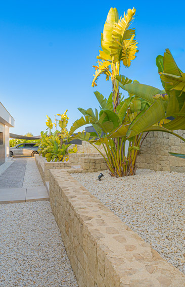 Jardín y piscina de Villa Philia